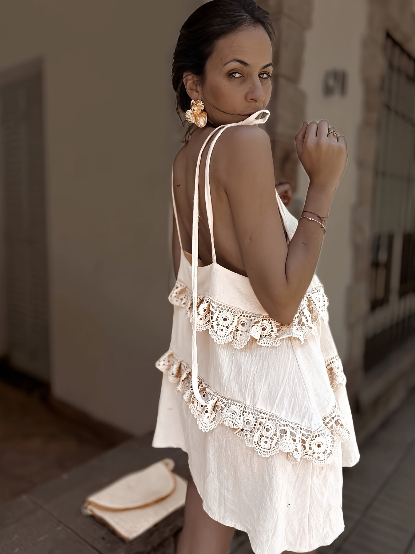 Vestido "Aria Midnight" – Satinado con Escote Drapeado & Lazo