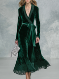 Sofía Vestido Maxi Cruzado de Terciopelo con Encaje