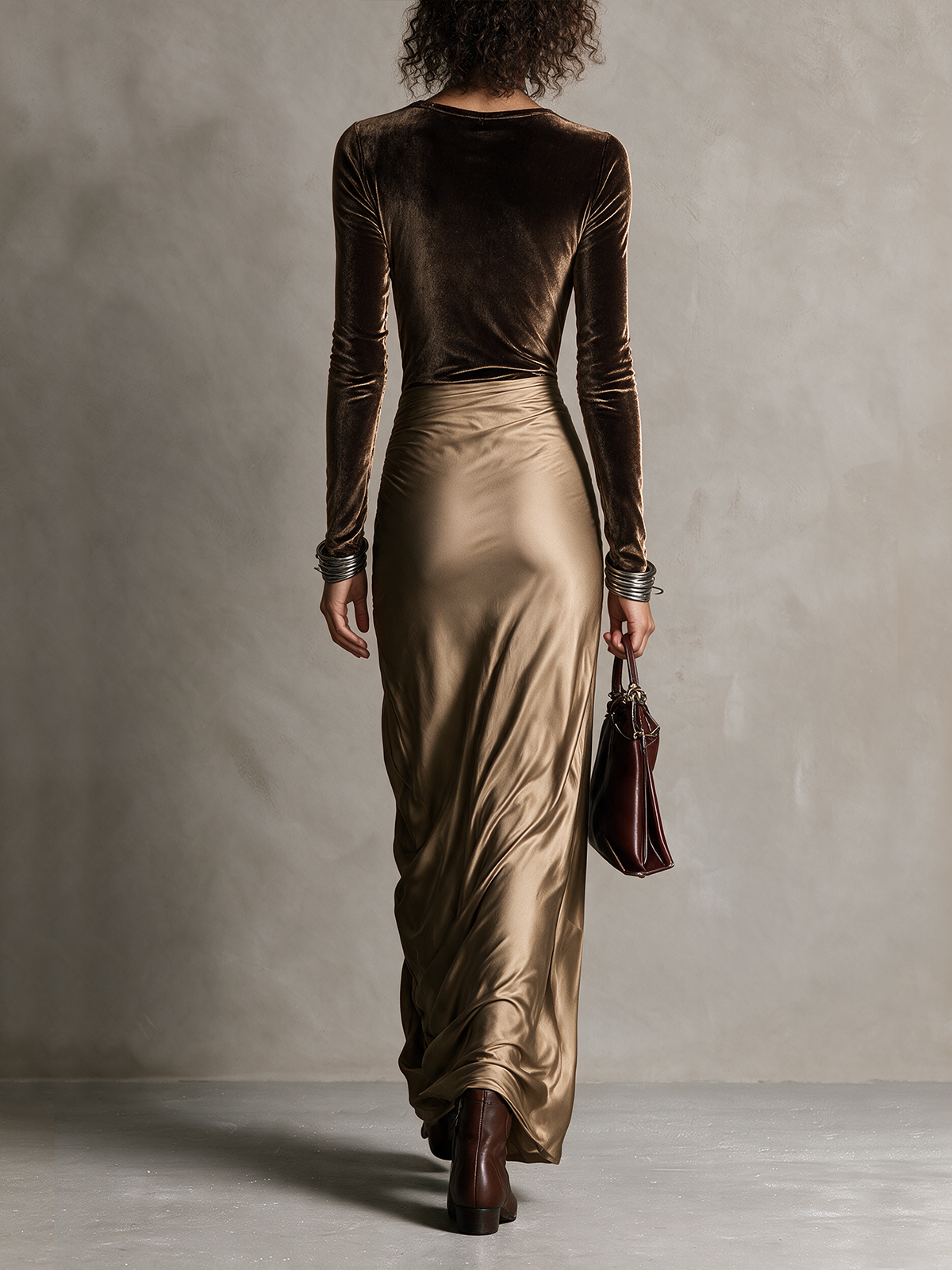 Camila Vestido Maxi Retro de Terciopelo y Satén Bicolor Marrón con Abertura