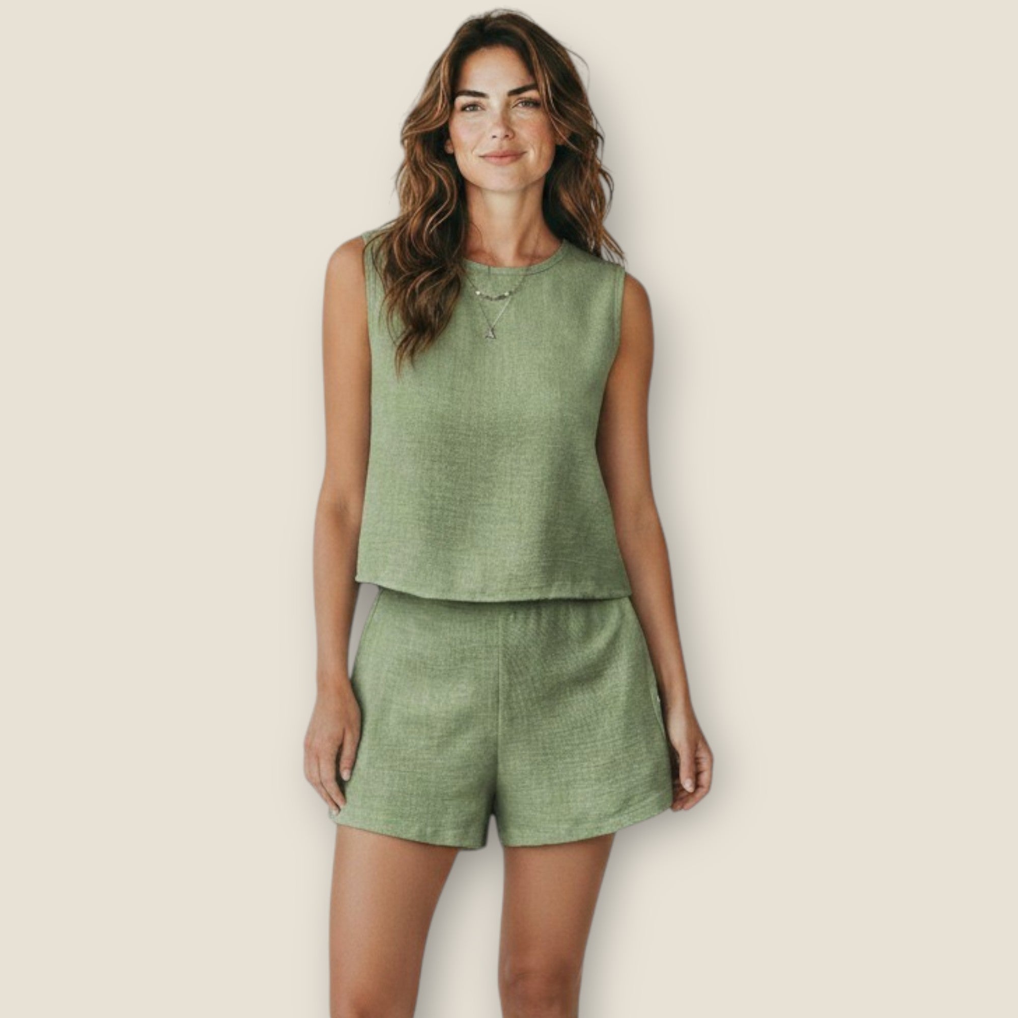 Conjunto Top sin Mangas y Shorts de Cintura Alta de Aria