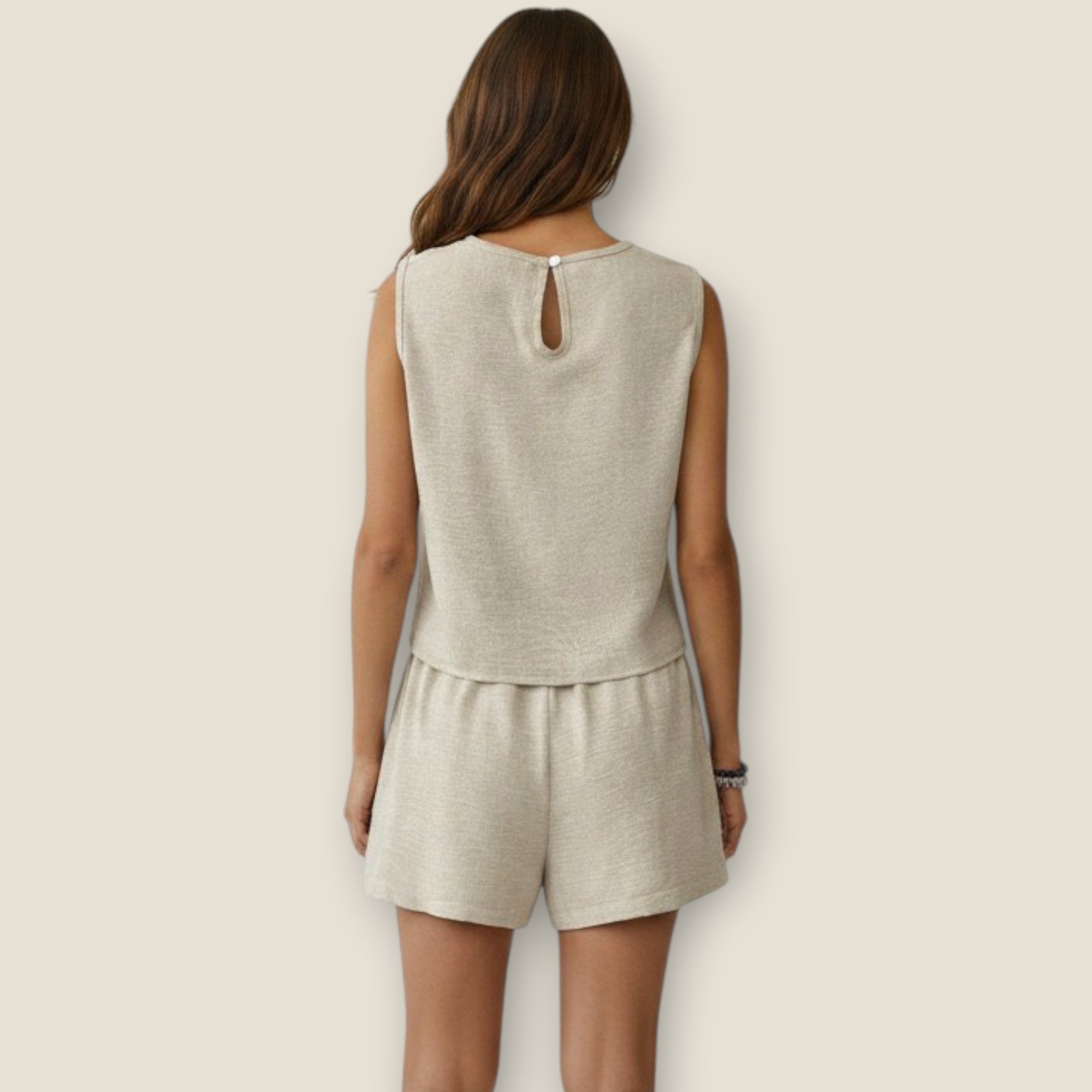 Conjunto Top sin Mangas y Shorts de Cintura Alta de Aria