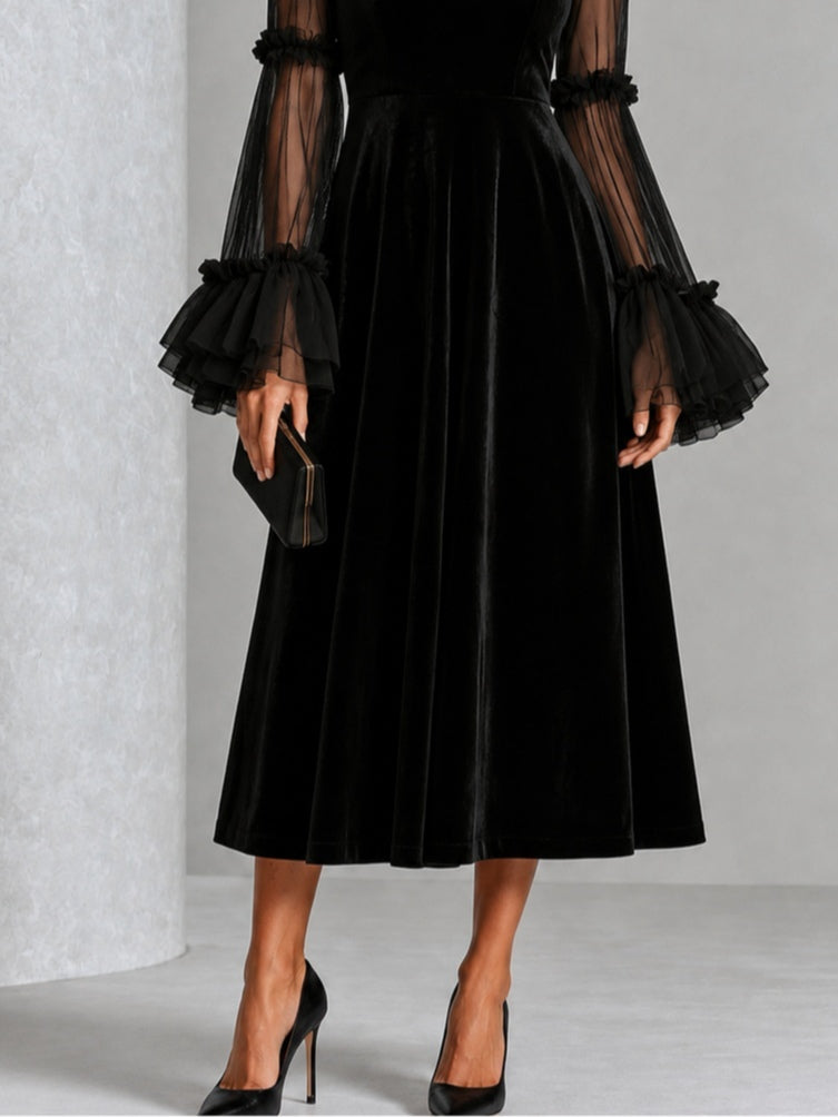 Lorena Vestido Midi Plisado de Terciopelo Negro y Malla Transparente Combinados