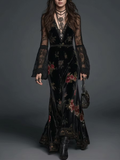 Rosalinda Vestido Maxi de Terciopelo Negro con Estampado Floral y Mangas de Encaje