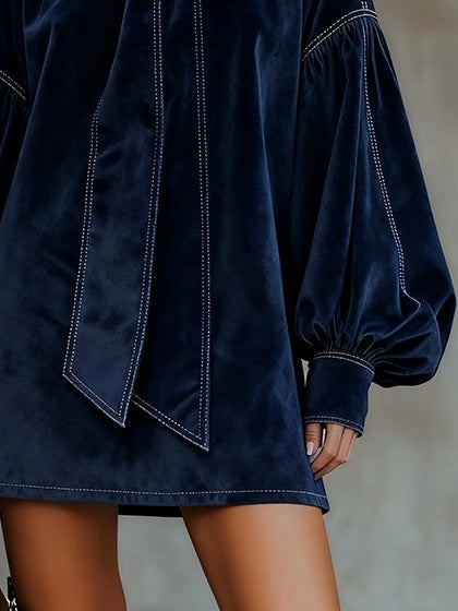 Gemma Vestido Corto de Terciopelo Azul Marino con Lazo y Mangas Globo