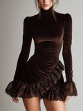 Freya Vestido Mini de Terciopelo Marrón con Volantes de Encaje
