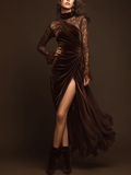 Marisol Vestido Maxi de Terciopelo Marrón con Cuello Alto, Paneles de Encaje y Abertura Lateral